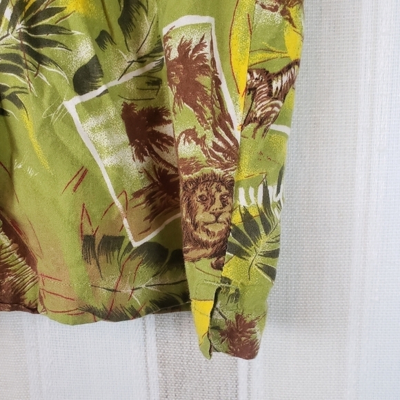 Vintage Boxy Fit Hawaiian‎ Print Button Down Shirt Size Medium Petite - Picture 3 of 8
